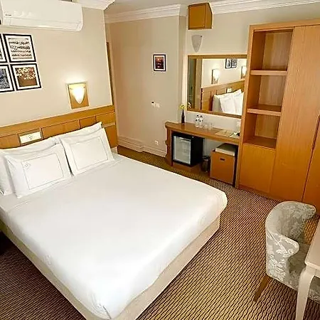 Hotel Sude 3*